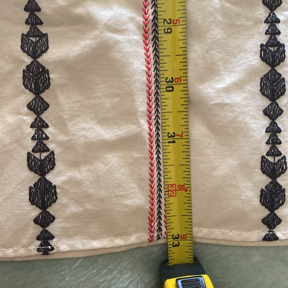 Embroidered top size: Women Large - Picture 8 of 9